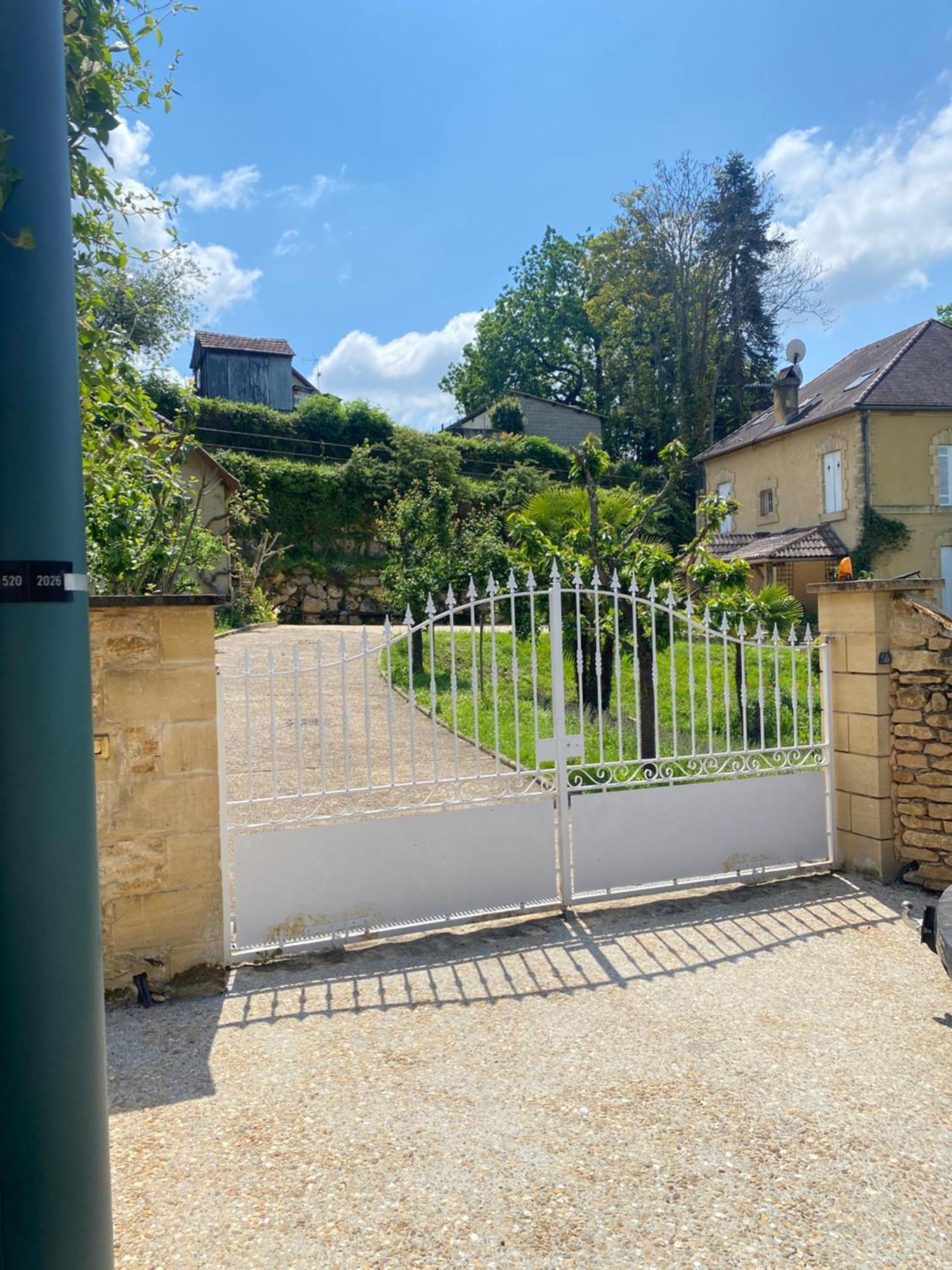 Residence Les Trois Jardins Avec Wifi Et Parking Gratuit Сарла-ла-Канеда Екстер'єр фото